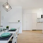 Lägenhet Home2book Modern Center With Terrace