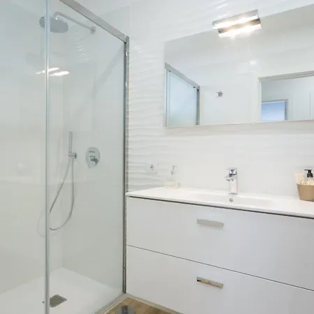 Apartment Home2book Modern Center With Terrace